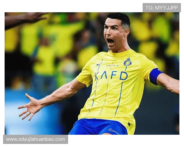 葡萄牙体育夺冠后激情庆祝 香槟飞舞与巨型Tifo点燃球迷热情